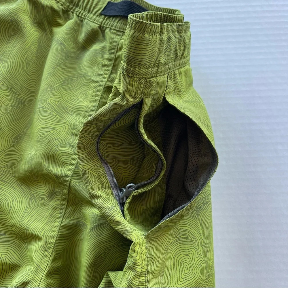 ST JHON’S BAY Green Shorts Men size 32 swim or land - Picture 7 of 13